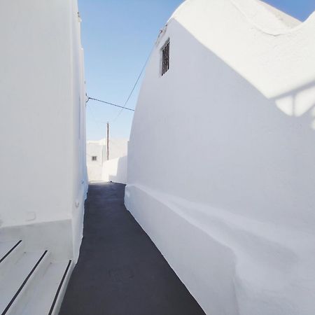 Low Cost Fira Center Rooms Εξωτερικό φωτογραφία