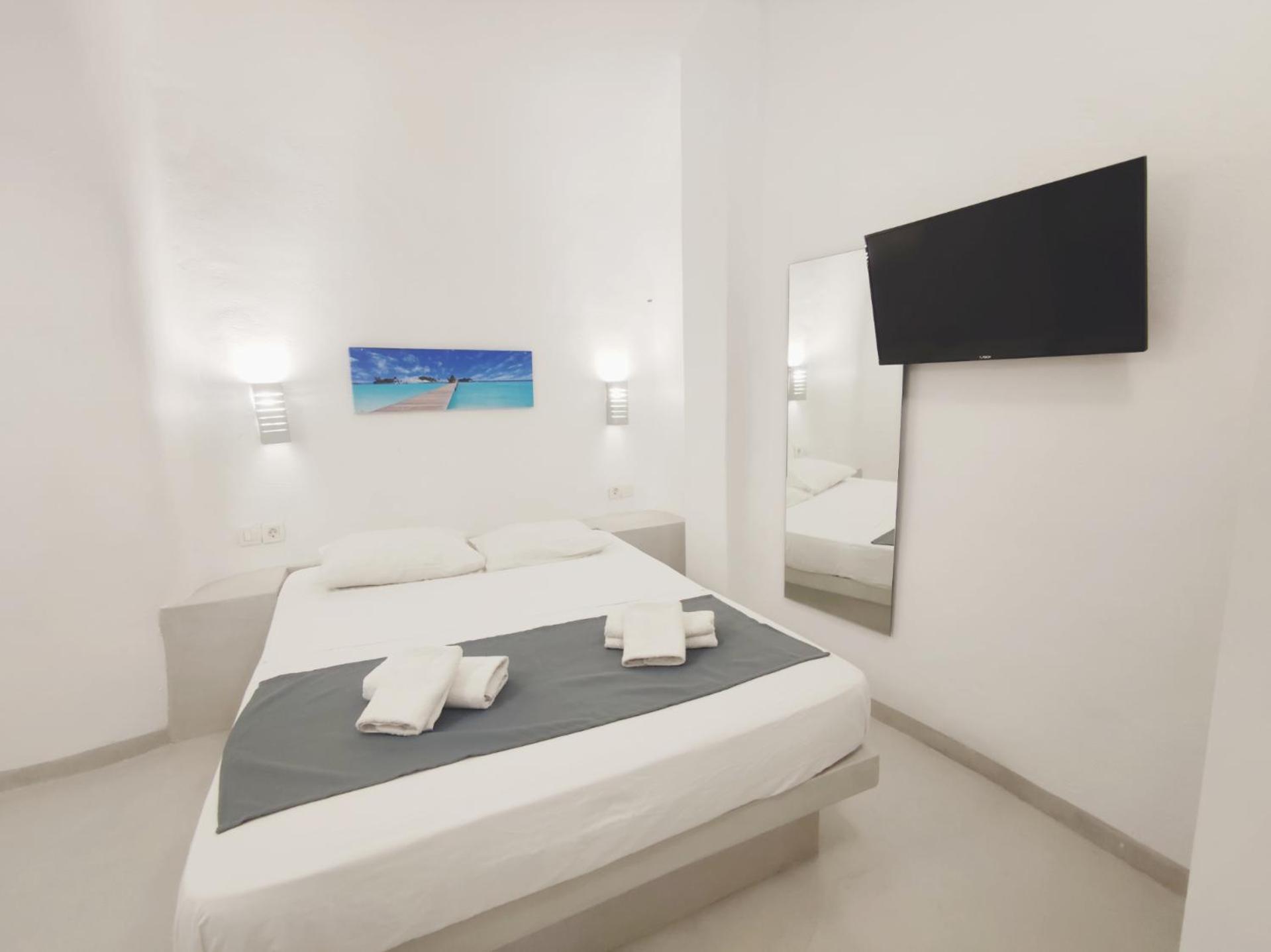 Low Cost Fira Center Rooms Εξωτερικό φωτογραφία