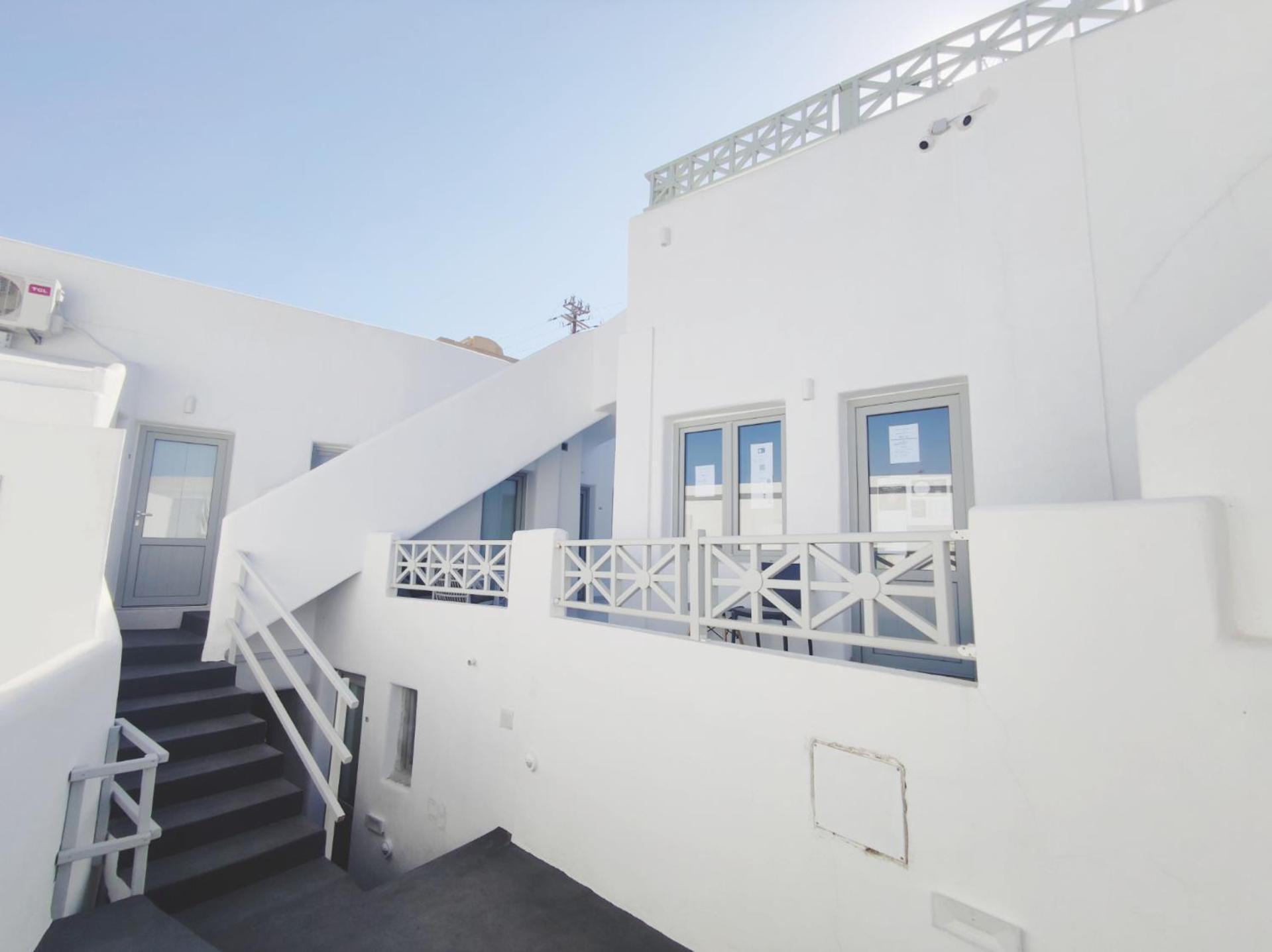 Low Cost Fira Center Rooms Εξωτερικό φωτογραφία