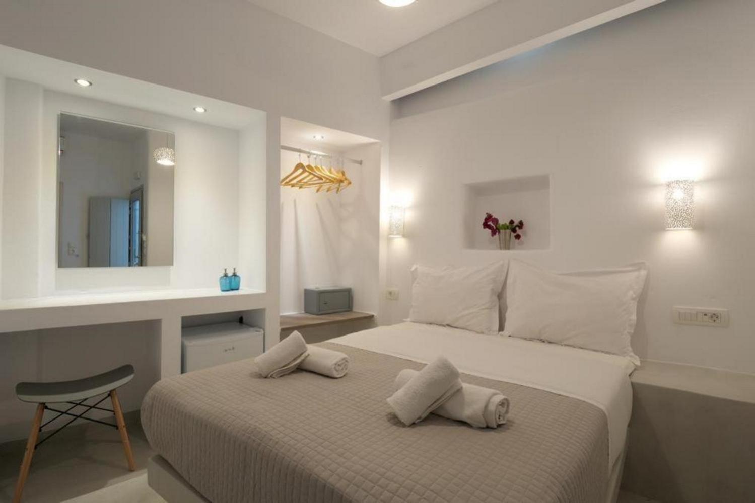 Low Cost Fira Center Rooms Εξωτερικό φωτογραφία
